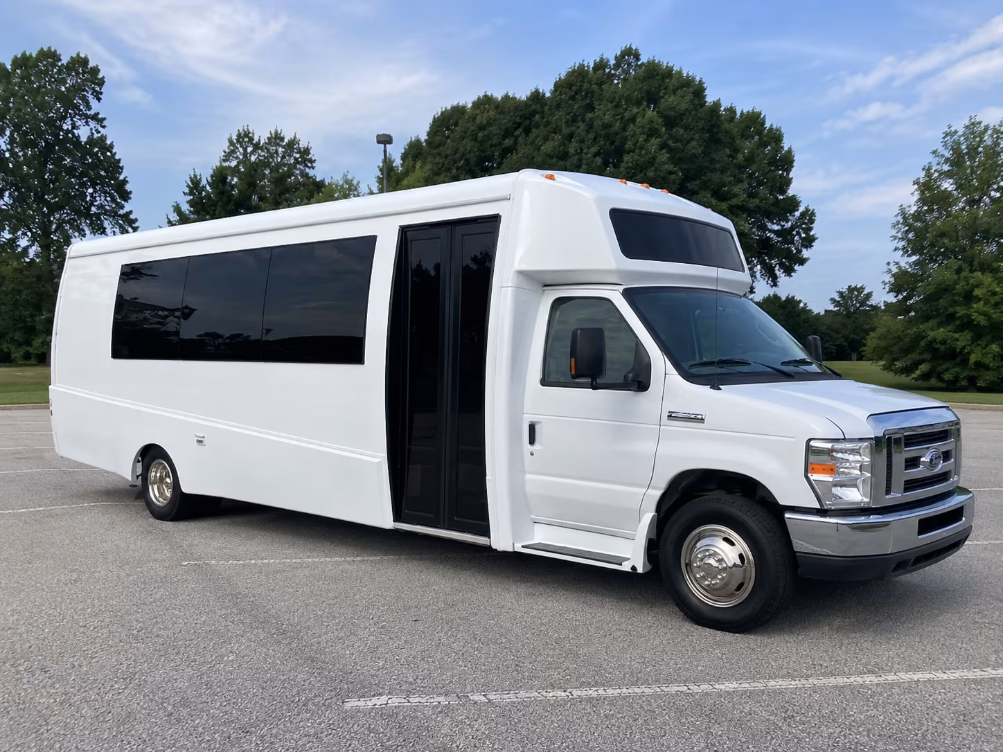portsmouth 18 passenger party bus