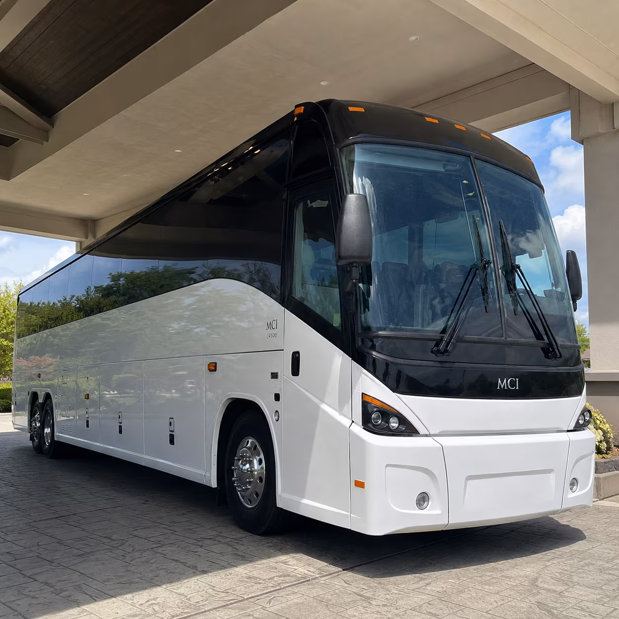 shift shuttle buses for portsmouth manufacturing port and warehouse teams
