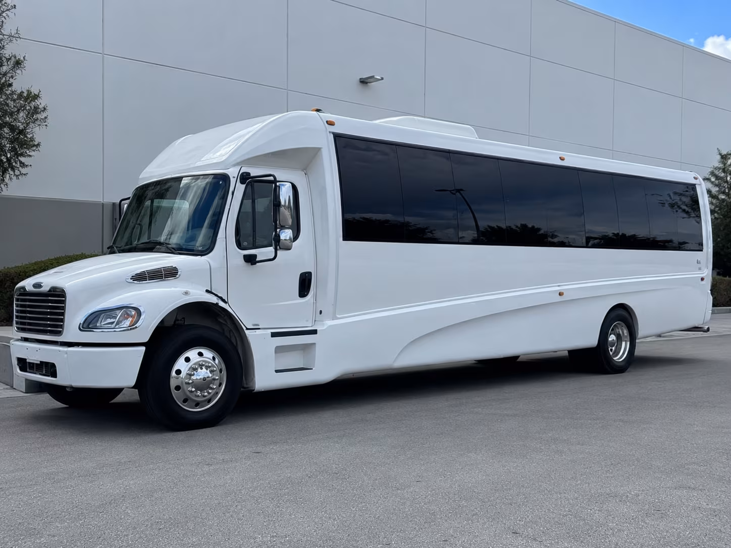 virginia beach oceanfront atlantic avenue nightlife party bus rental
